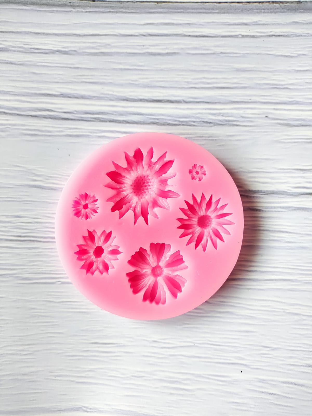 6 Cavity Mini Daisy Candle Mould