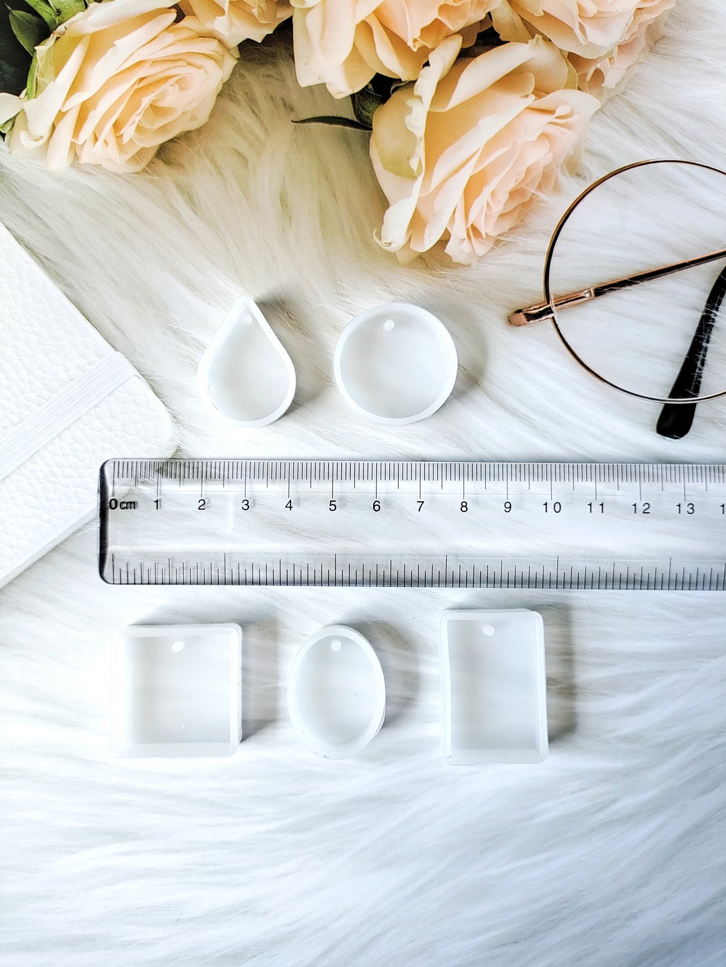 5 pieces pendant mould 01