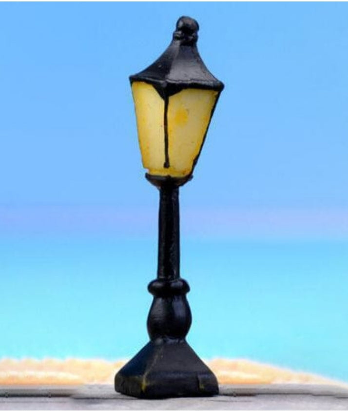 Retro Street Light Miniature - Yellow