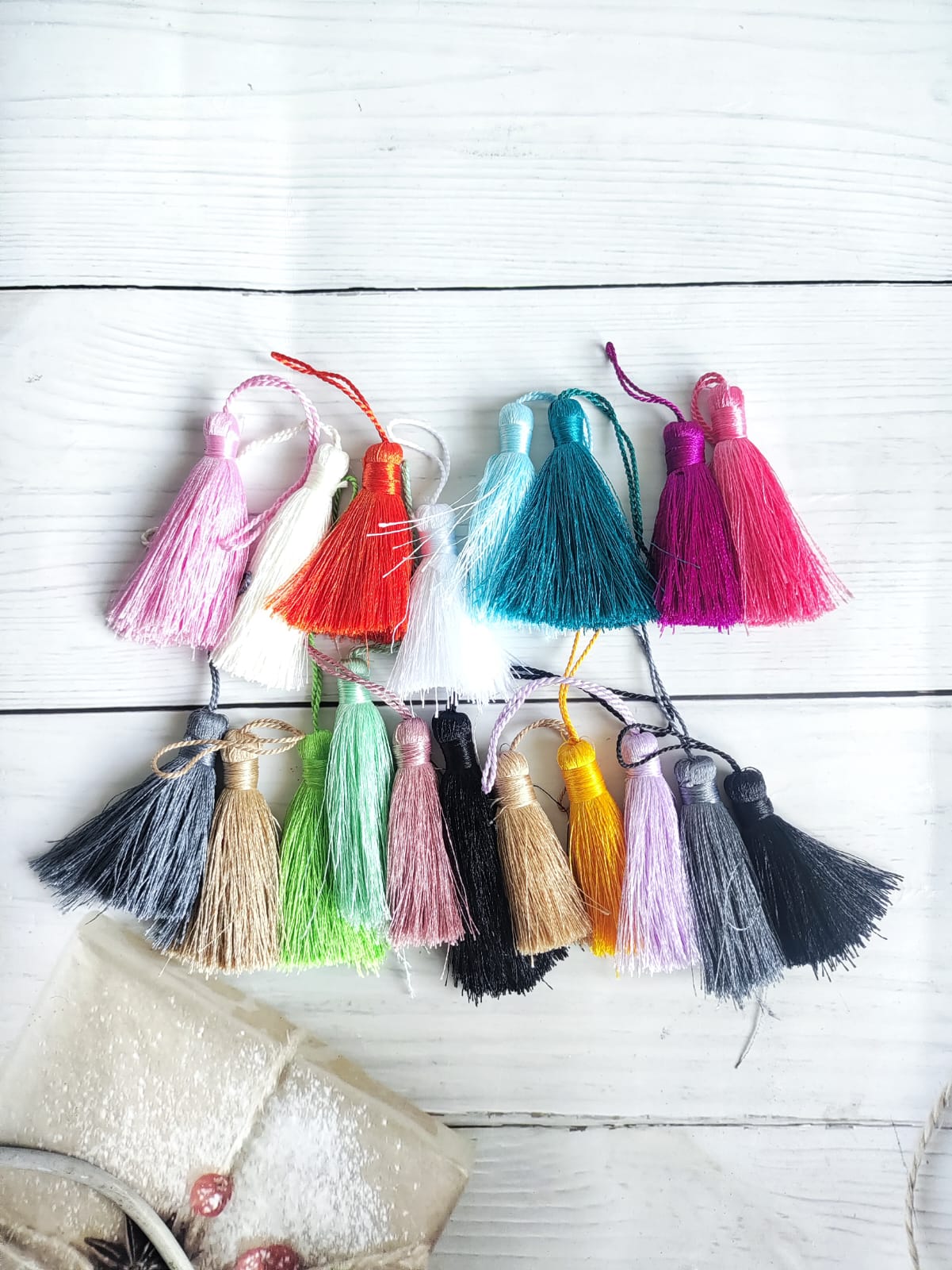 Tassels with same shade knot - 10pcs Mixed