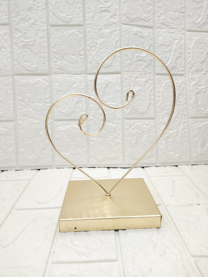 Curvy Heart Metal Stand