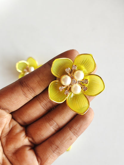 Ready Acrylic Flower Yellow - Pack of 5