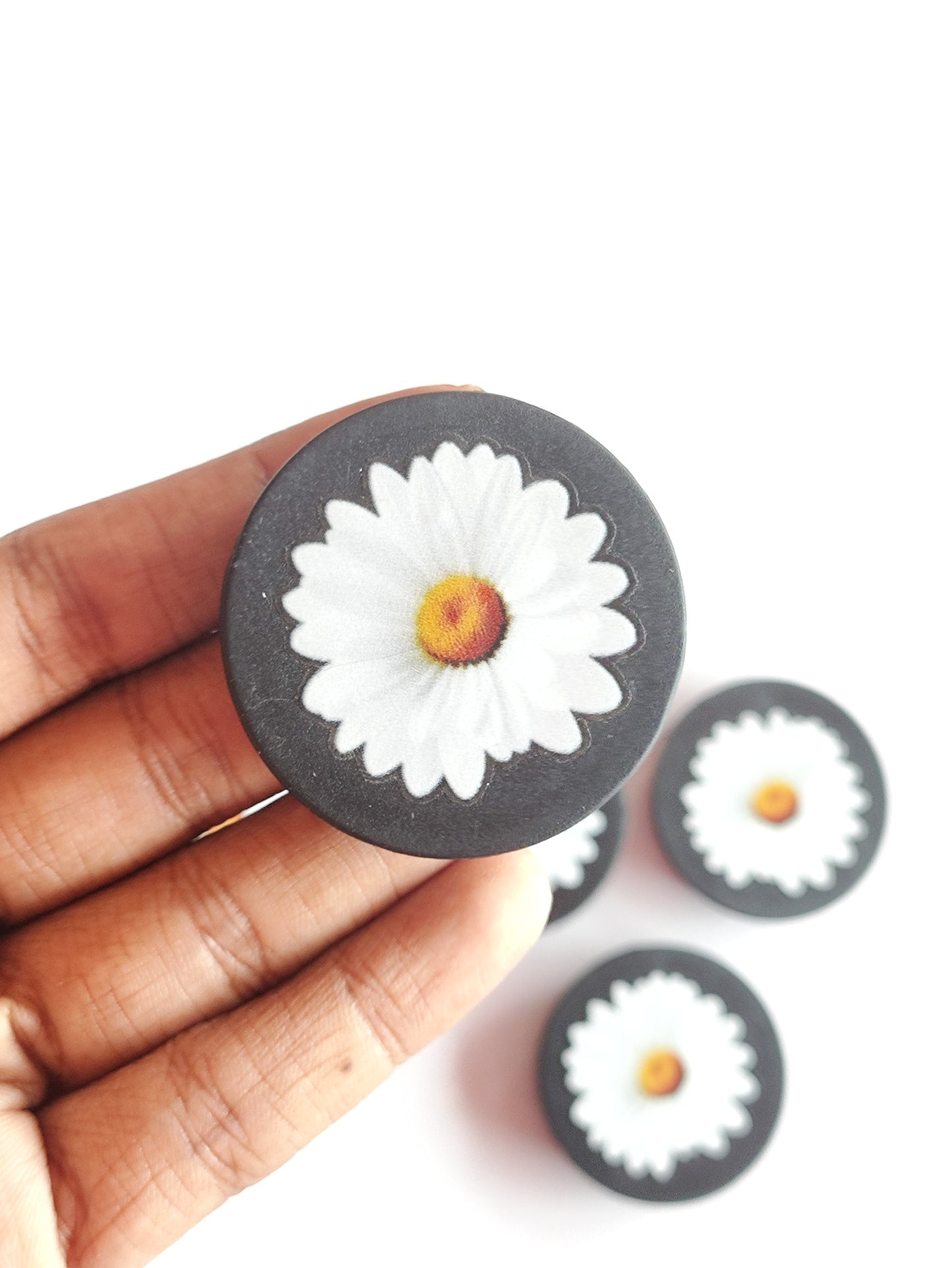 Daisy Pop Socket