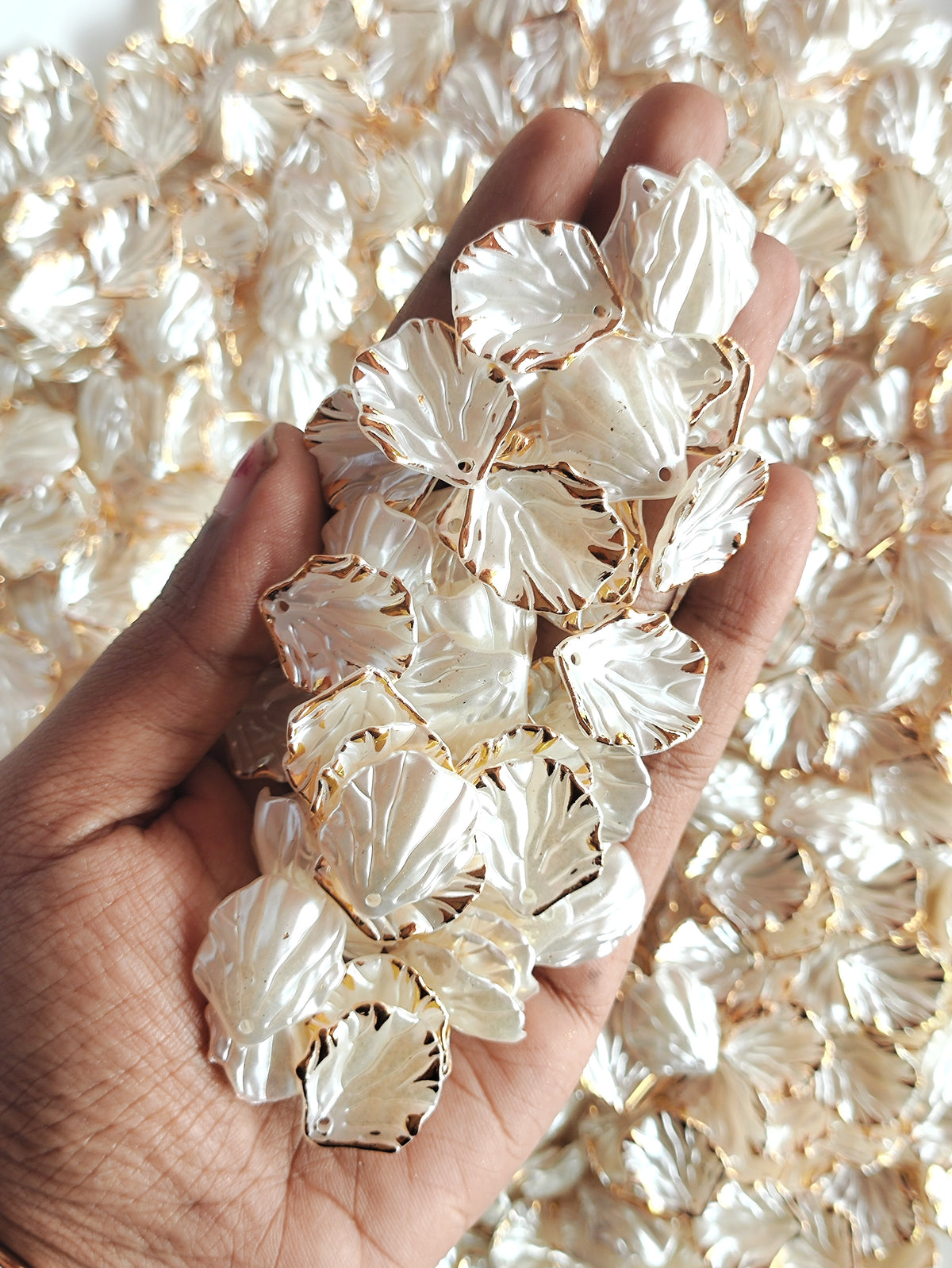 Acrylic Petals D2 White - 20 grams