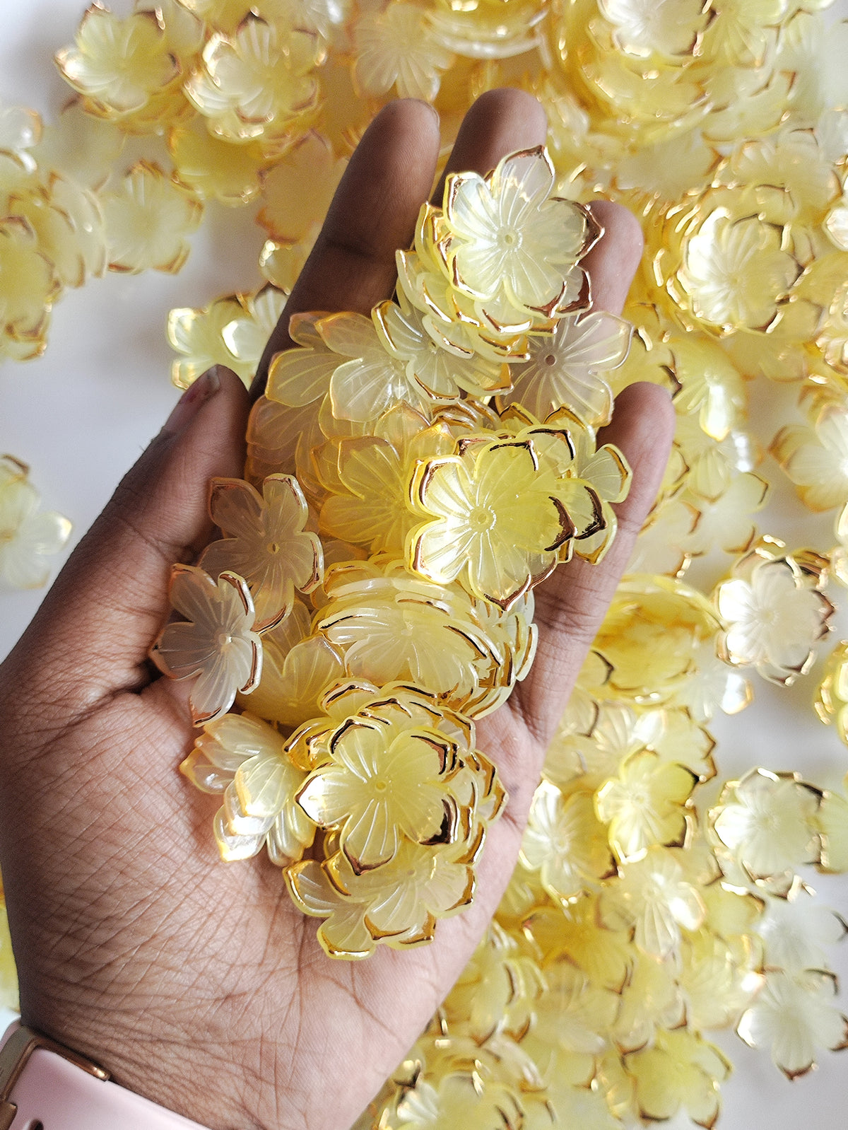 Acrylic Flower Yellow - 20 grams