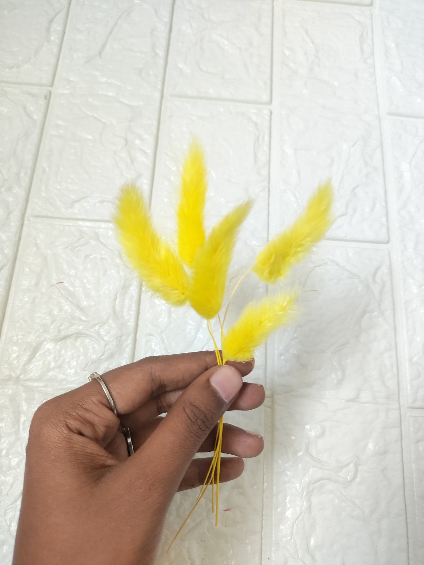 Bunny tails Yellow - 5 Pieces
