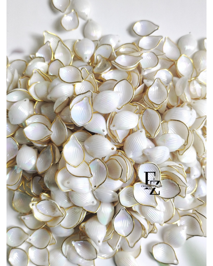 Acrylic Flower White Petal