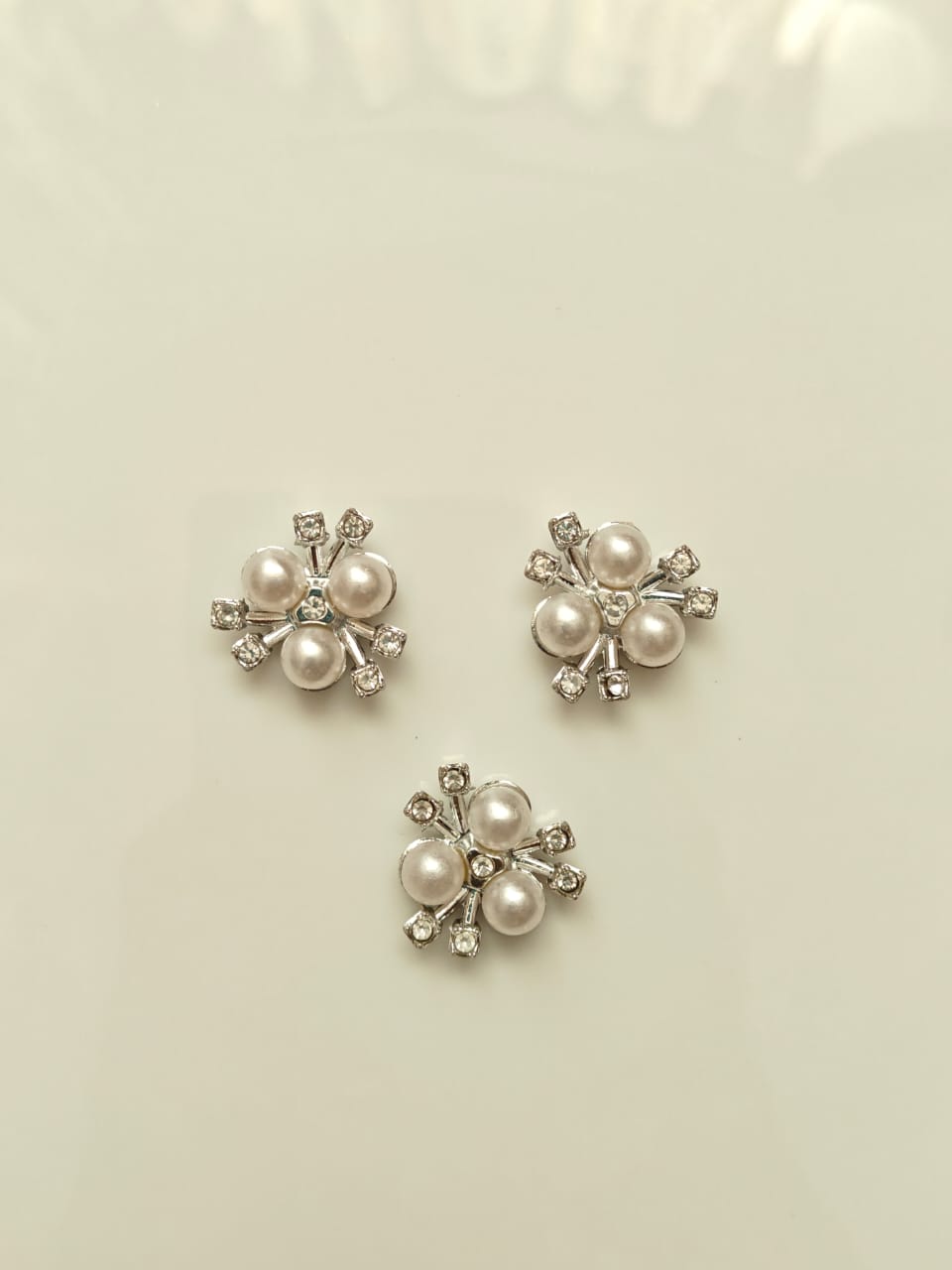 3 Pearl Silver Brooch - 1 Piece