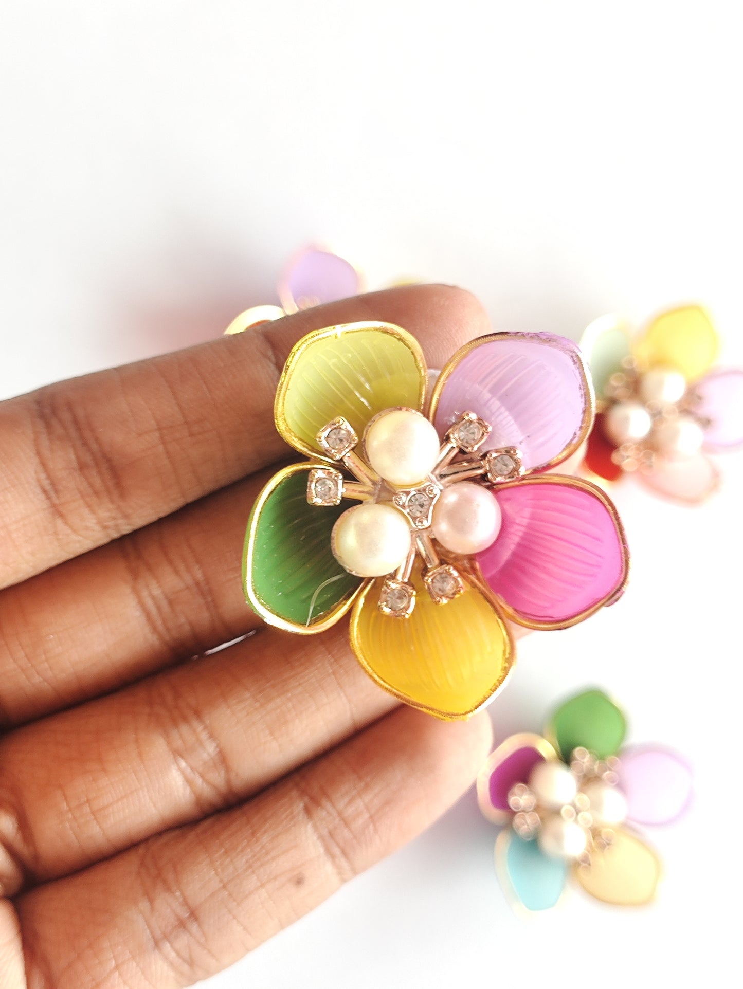 Ready Acrylic Flower Multi - Pack of 5