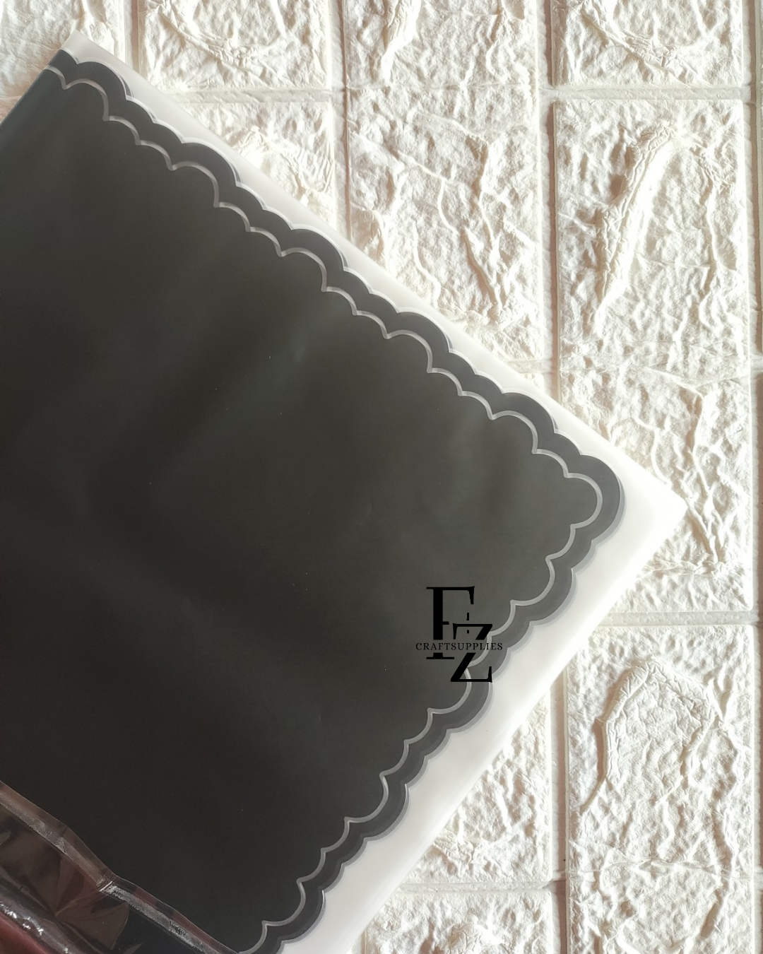 Black with White Border Bouquet Wrapping Sheet - 5 Sheets