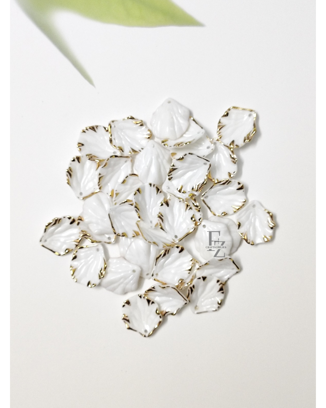 Acrylic Petals White D2