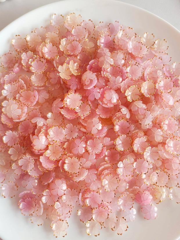Mini Acrylic Flower Peach - 20 grams
