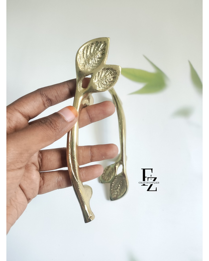 Dual Leaf Tray Handles